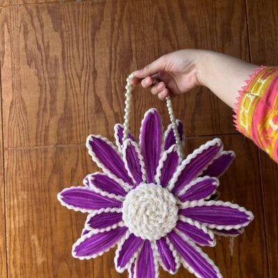 Lilly Looms
