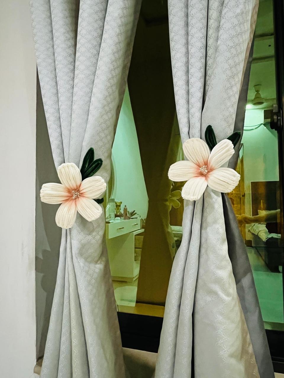 Beige Bloom
