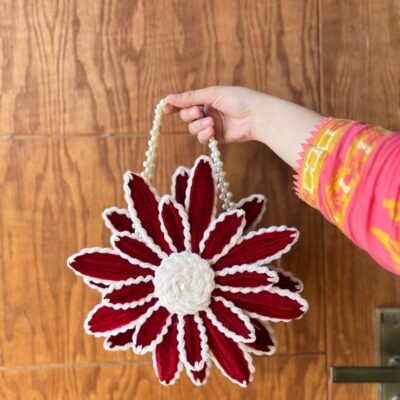 Lilly Looms
